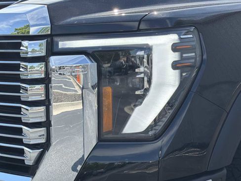 Used 2025 GMC Sierra 2500 Denali w/ Denali Reserve Package AWD/4WD image 36