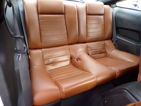 Used 2010 Ford Mustang Coupe RWD image 21