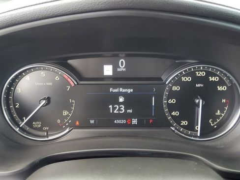 Used 2021 Cadillac XT4 Premium Luxury w/ Cold Weather Package image 18