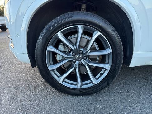 Used 2018 Volvo XC90 T6 Momentum w/ Convenience Package image 2
