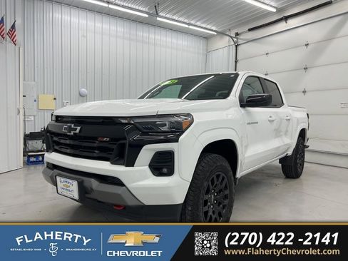 Used 2024 Chevrolet Colorado Z71 w/ Z71 Convenience Package 2 image 6