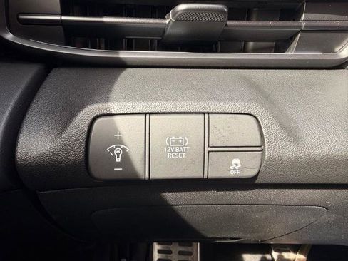 Used 2025 Hyundai Elantra SEL FWD image 22