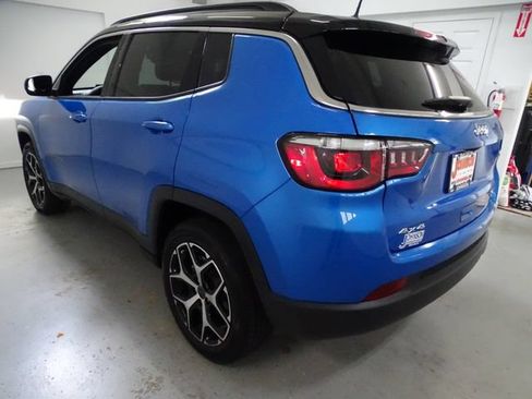 Certified 2025 Jeep Compass Limited AWD/4WD image 19