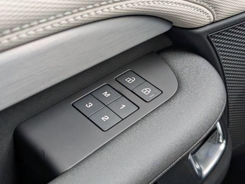 New 2026 Land Rover Discovery Dynamic SE AWD/4WD image 21