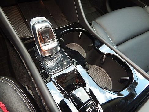 New 2026 Volvo XC40 B5 Plus w/ Protection Package Premier image 18