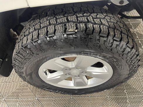 Used 2010 Jeep Liberty Sport w/ Popular Equipment Group image 20