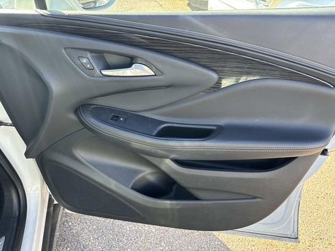 Used 2018 Buick Envision Essence image 17