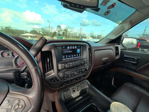 Used 2018 Chevrolet Silverado 1500 High Country image 9