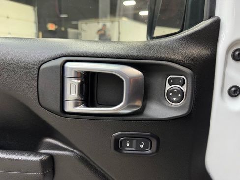 Used 2026 Jeep Gladiator Mojave AWD/4WD image 23
