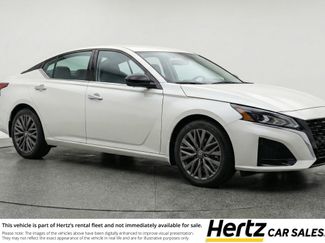 Used 2025 Nissan Altima 2.5 SV video 1