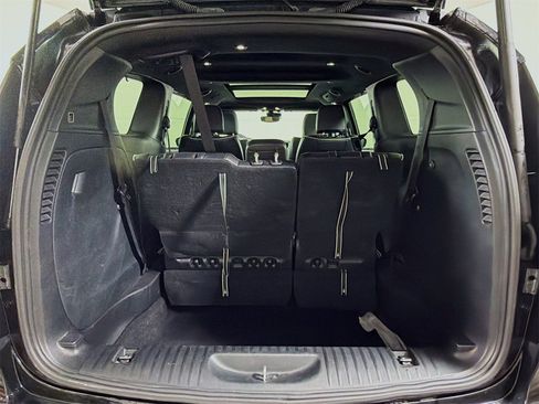 Used 2025 Chrysler Pacifica Limited image 28