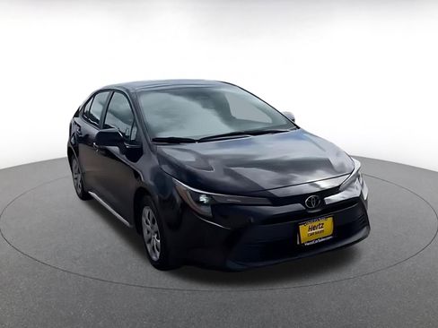 Used 2025 Toyota Corolla LE FWD image 3