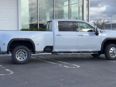New 2026 GMC Sierra 3500 Denali w/ Denali Reserve Package image 4