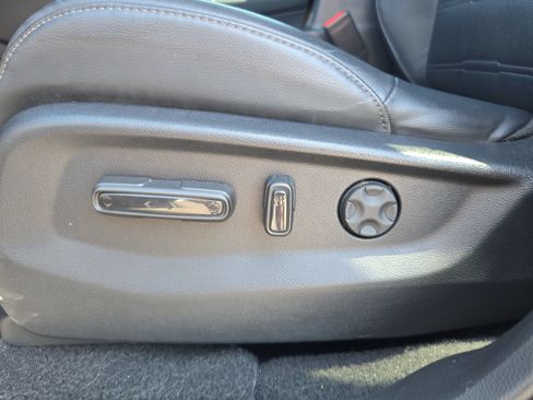 Used 2022 Honda CR-V Touring image 16