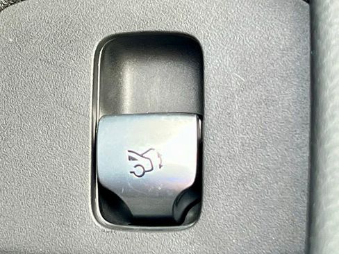 Certified 2025 Mercedes-Benz E 350 4MATIC Sedan image 31