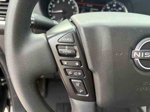 Used 2023 Nissan Frontier SV w/ Tow Package RWD image 6