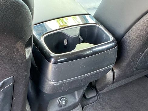 Used 2025 Kia Telluride S AWD/4WD image 29