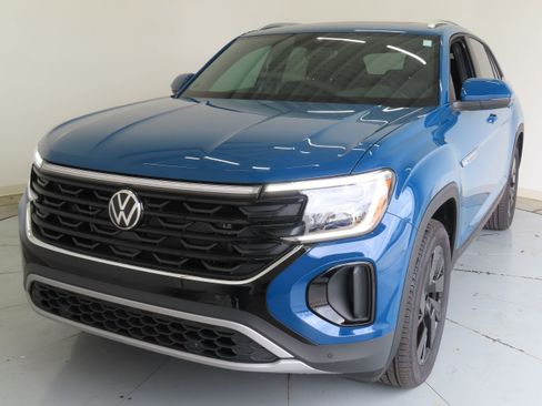 New 2026 Volkswagen Atlas Cross Sport SE FWD image 9