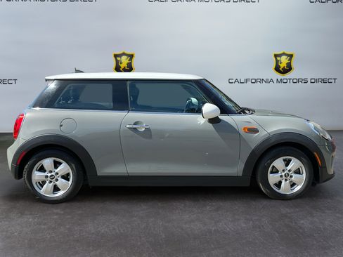 Used 2015 MINI Cooper 2-Door Hardtop image 4