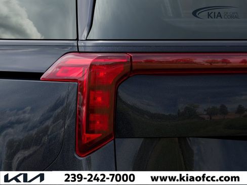 New 2026 Kia Carnival SX w/ SX Dark Edition Package FWD image 11