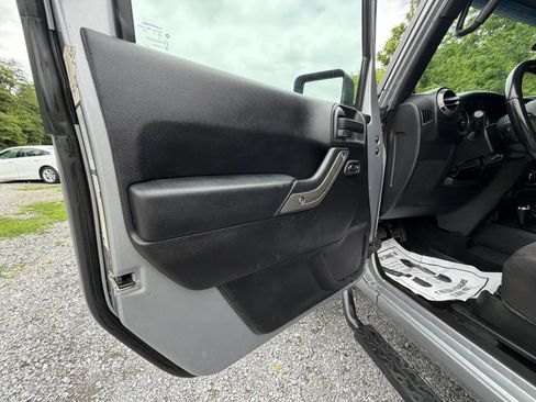 Used 2014 Jeep Wrangler Sport w/ Quick Order Package 23S AWD/4WD image 27