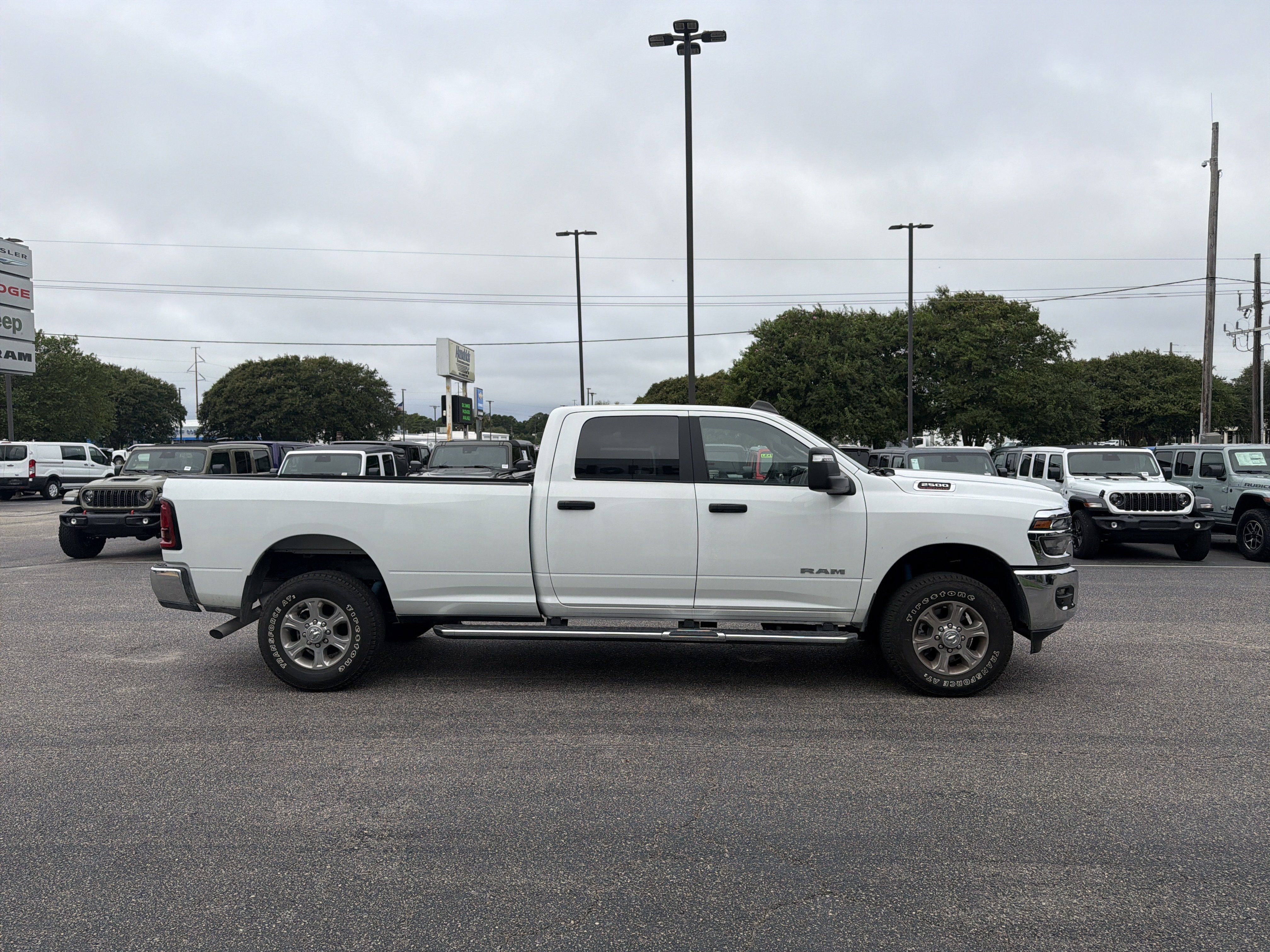 Used 2025 RAM 2500 Big Horn AWD/4WD image 10