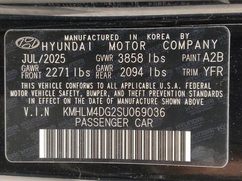 Used 2025 Hyundai Elantra Sport FWD image 33