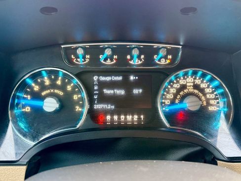 Used 2014 Ford F150 Lariat w/ Lariat Chrome Package image 17