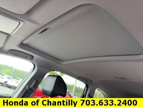 Used 2018 Honda CR-V Touring image 19