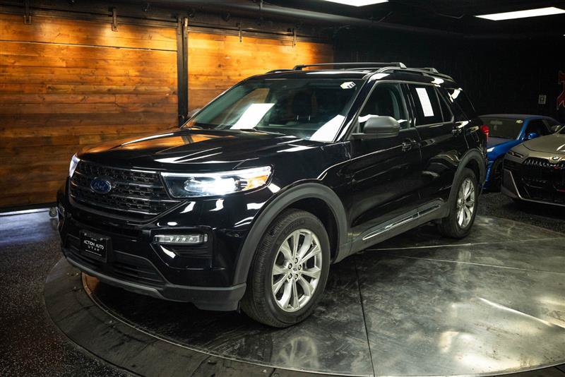 Used 2023 Ford Explorer XLT w/ Equipment Group 202A AWD/4WD image 2