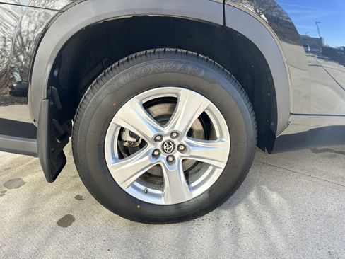 Certified 2024 Toyota Highlander LE image 53