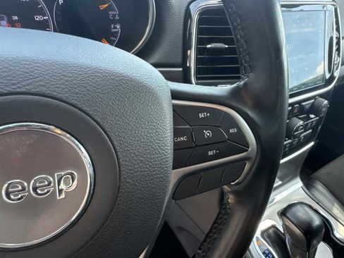 Used 2021 Jeep Grand Cherokee Laredo X image 23