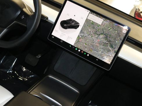 Used 2023 Tesla Model Y Long Range AWD/4WD image 22