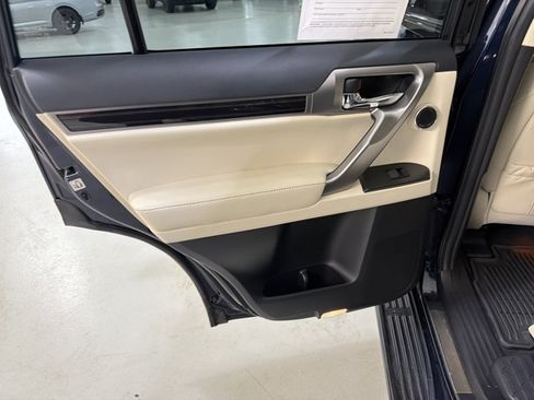 Used 2023 Lexus GX 460 Premium AWD/4WD image 23
