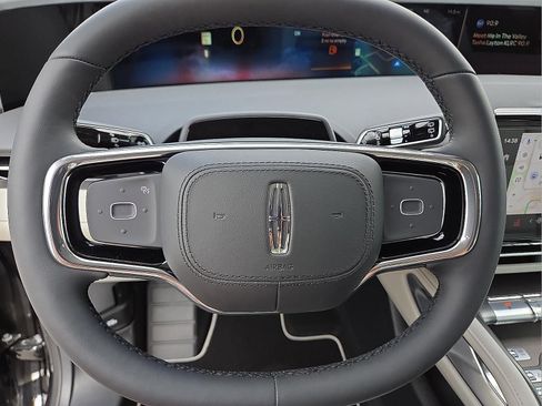 New 2026 Lincoln Nautilus Premier image 24