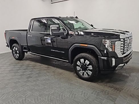 New 2026 GMC Sierra 2500 Denali w/ Denali Reserve Package AWD/4WD image 2
