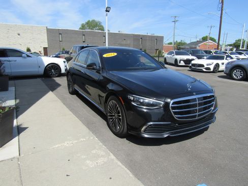Used 2024 Mercedes-Benz S 580 4MATIC Sedan image 4