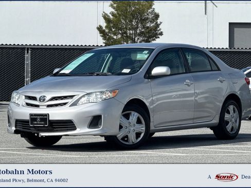 Used 2012 Toyota Corolla LE image 1