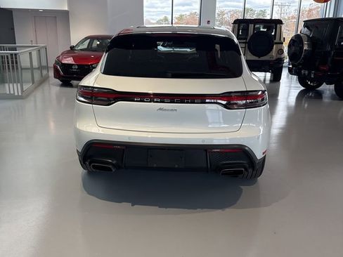 Used 2022 Porsche Macan Base image 6