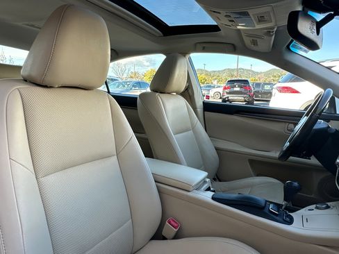 Used 2014 Lexus ES 350 w/ Premium Package image 31