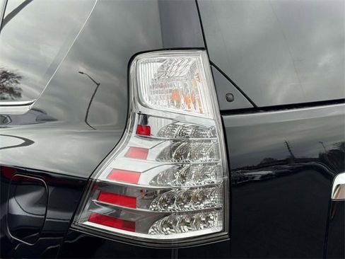 Used 2023 Lexus GX 460 Premium image 10