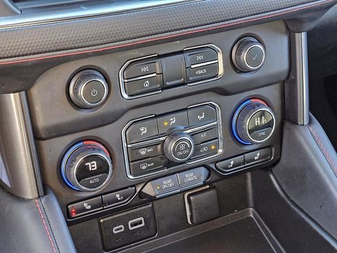 Used 2023 Chevrolet Suburban RST w/ Luxury Package image 25