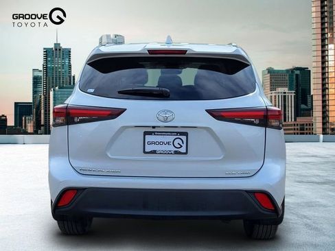 Used 2025 Toyota Highlander XLE image 5