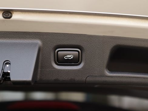 Used 2022 Hyundai Santa Fe SEL w/ Convenience Package image 27