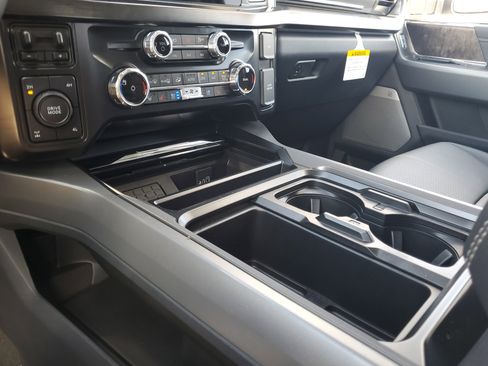 New 2026 Ford F250 Lariat w/ Chrome Package image 21