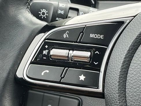 Certified 2025 Kia Seltos S image 32