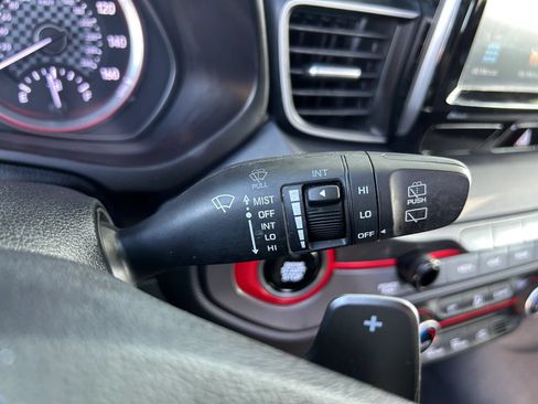 Used 2020 Hyundai Veloster 2.0 Premium FWD image 16