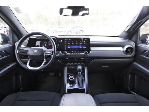 Used 2023 Chevrolet Colorado LT image 12