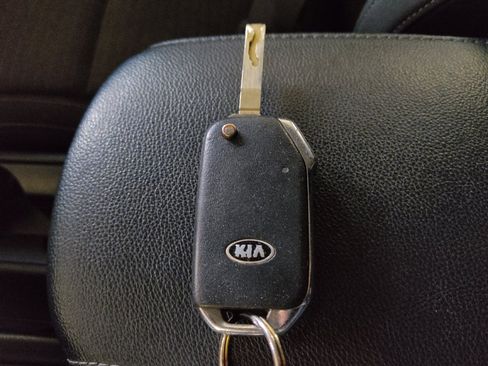 Used 2020 Kia Soul S FWD image 32