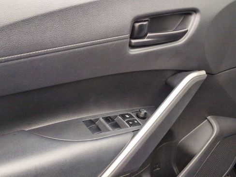 Used 2024 Toyota Corolla Cross LE FWD image 15